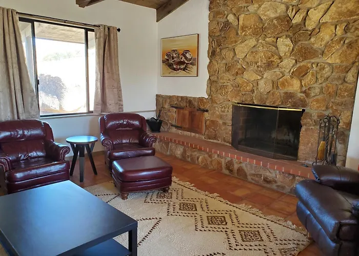 Dipeso House *
